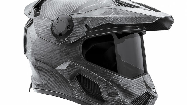 Casque de motocross homologué présenté en studio