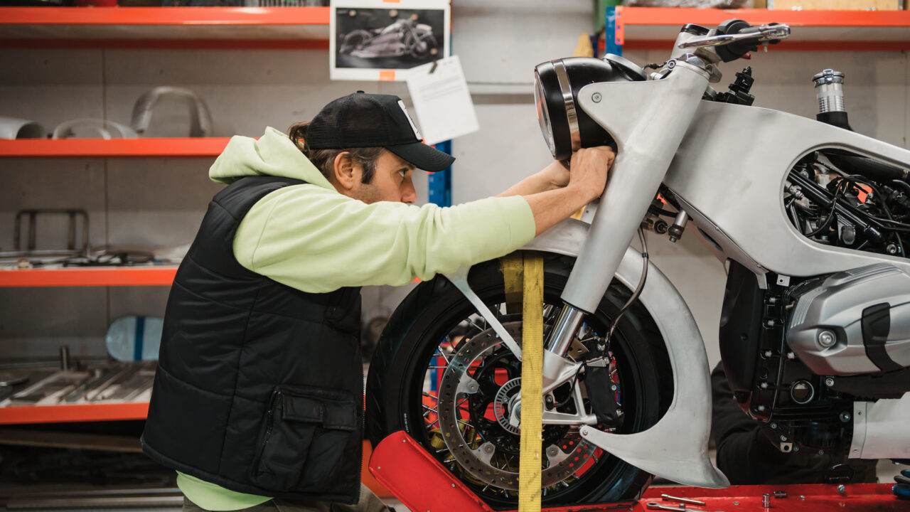 Reparation d une fourchette de boite de vitesses de moto de motocross